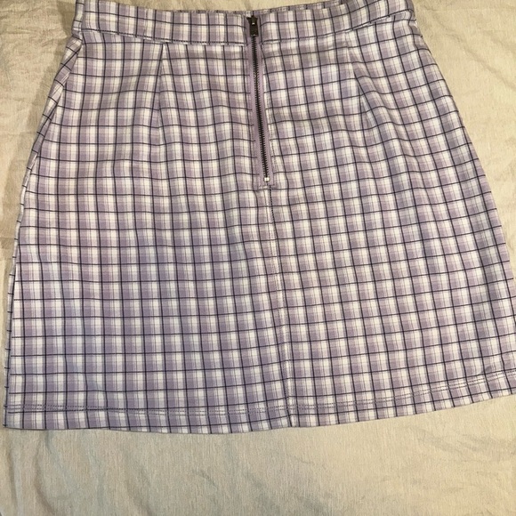 Hollister Plaid Purple Skirt Size Small - Picture 2 of 3